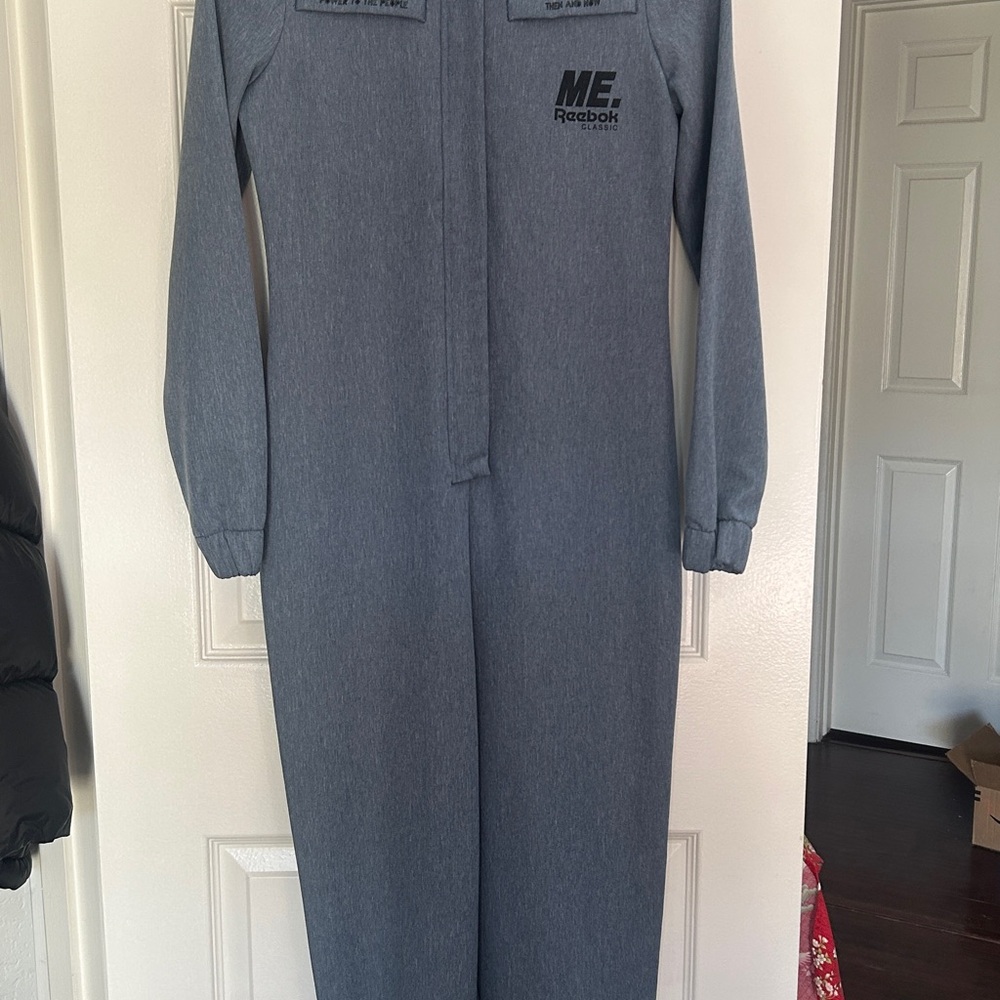 Reebok Heather Gray Athletic Top